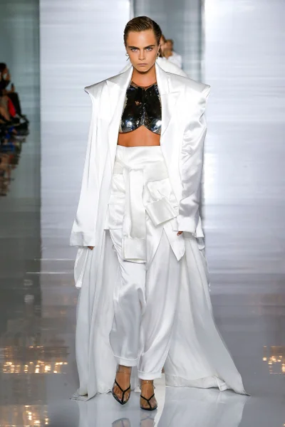 Look 1